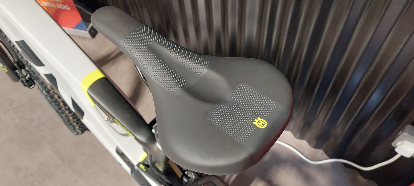 Husqvarna Mountain Cross MC6