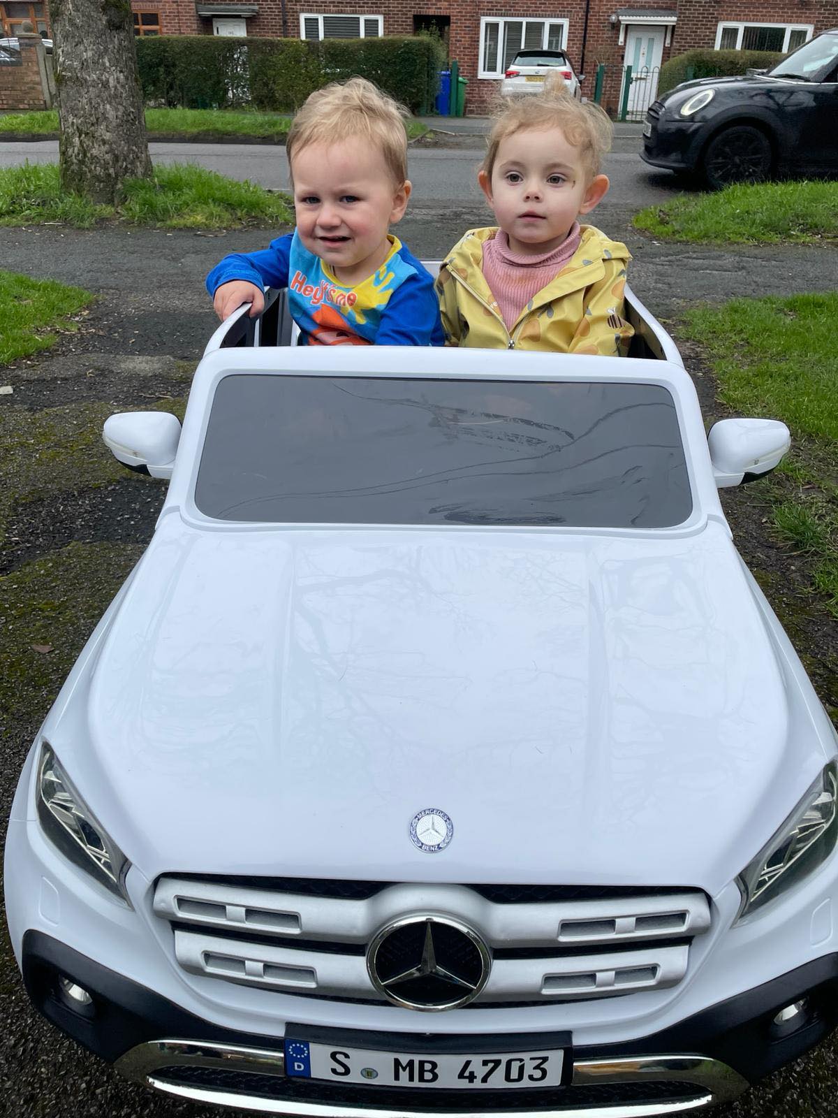 Kids Mercedes X Class 24v Electric Ride-on Car 2 Seater with MP4 TV - Littletrax Kids Electric Bikes